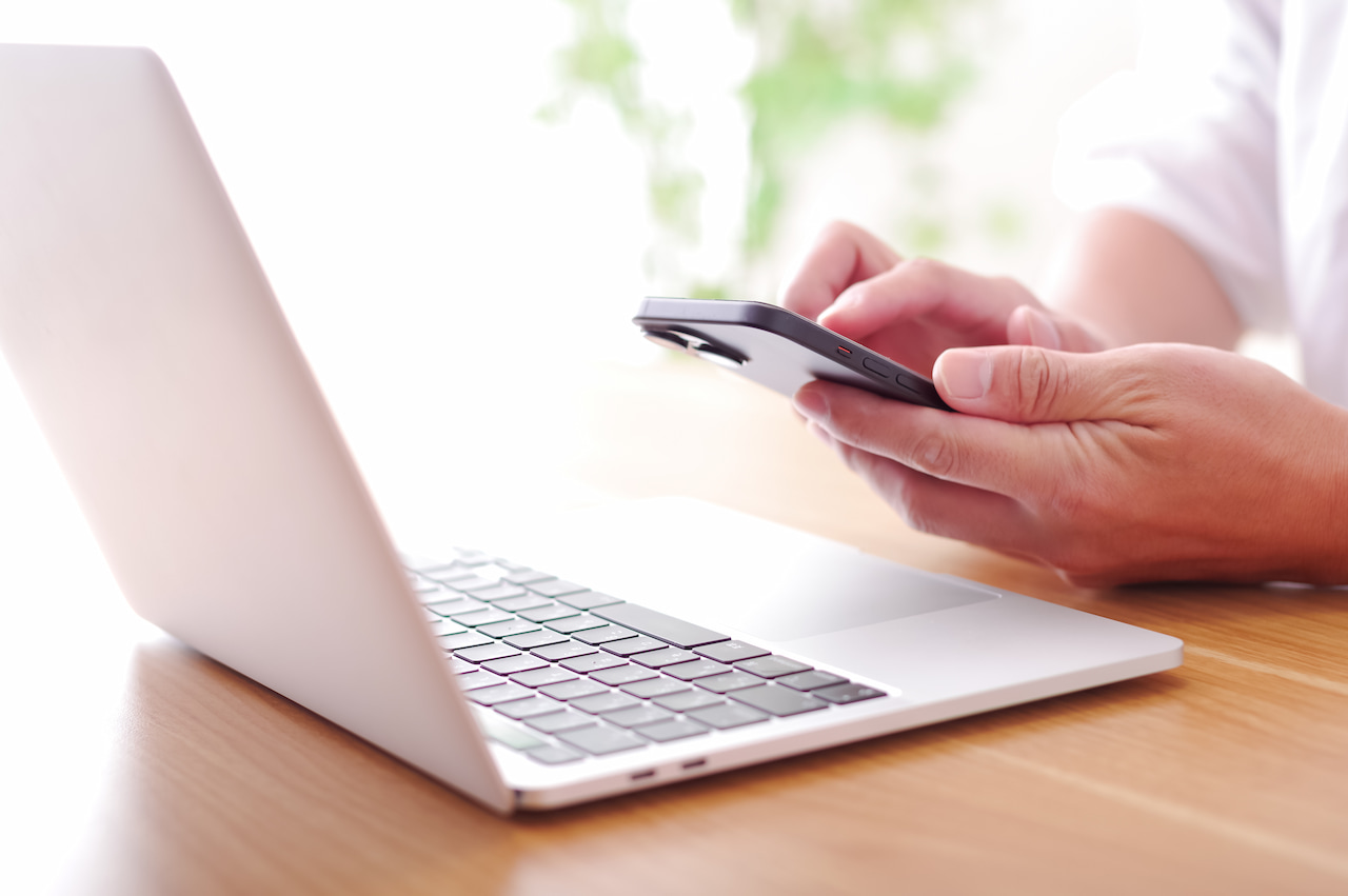 お問い合わせをする様子